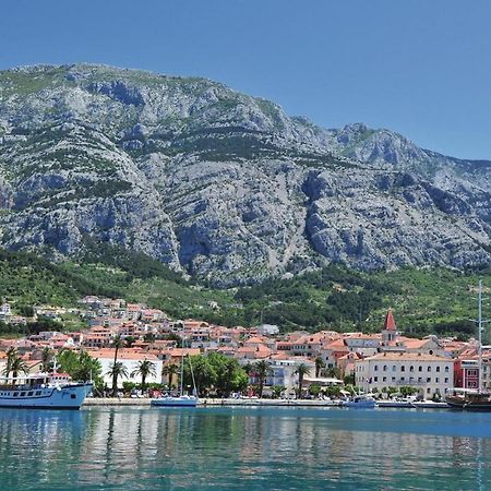 Awesome Apartment In Makarska With Kitchen Екстериор снимка